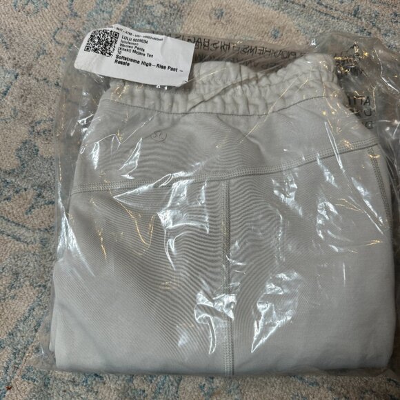Lululemon Softstreme Khaki High-Rise Pant Size 10 NEW - Picture 6 of 7